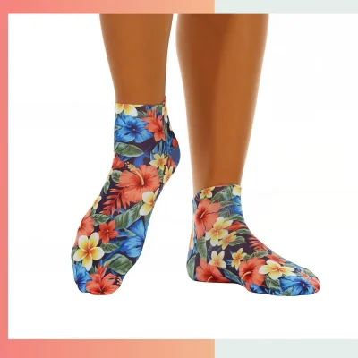 Custom youth below the calf sublimated crew socks, full-color dye sublimation, 90% polyester 10% spandex 168-200 needle, 7.5×19×18cm youth-specific size for sports teams school activities young athletes